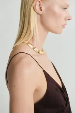 Vestido satinado escote pico de Mango en Vestidos para argentina