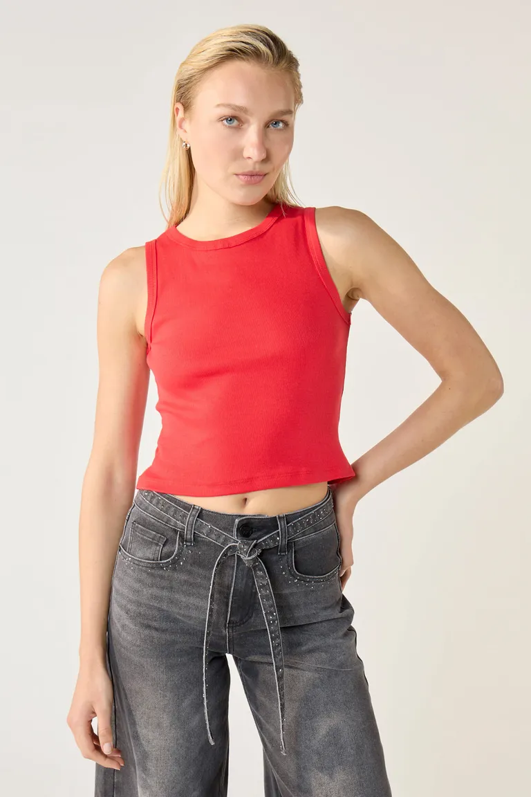 Top rojo de corte ajustado con escote redondo y vivos anchos para mujer de Cuesta Blanca en Tops para argentina