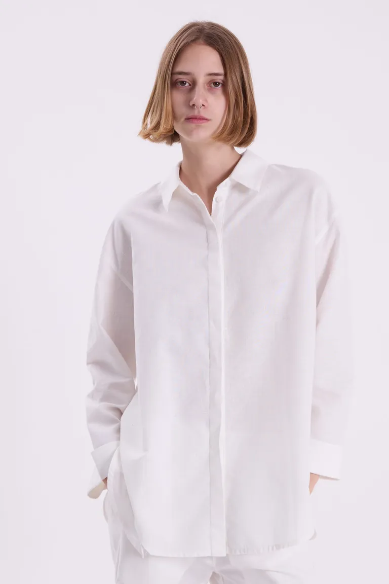 Camisa de lino y algodón blanca de corte recto y mangas 3/4 para mujer de Maria Cher en Camisas para argentina