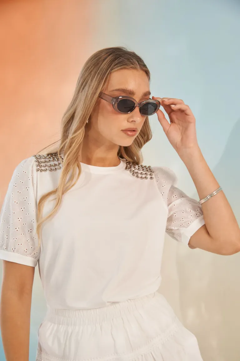 Remera blanca básica - Elegante y versátil para el día a día de Apricot en Remeras para argentina