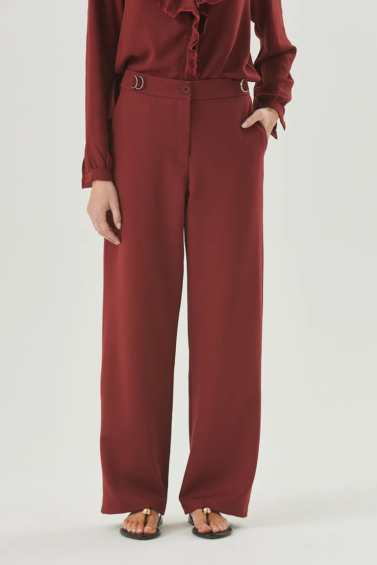 Pantalón de tela sastrera con detalle de hebilla en la cintura de Sweet en Pantalones para argentina