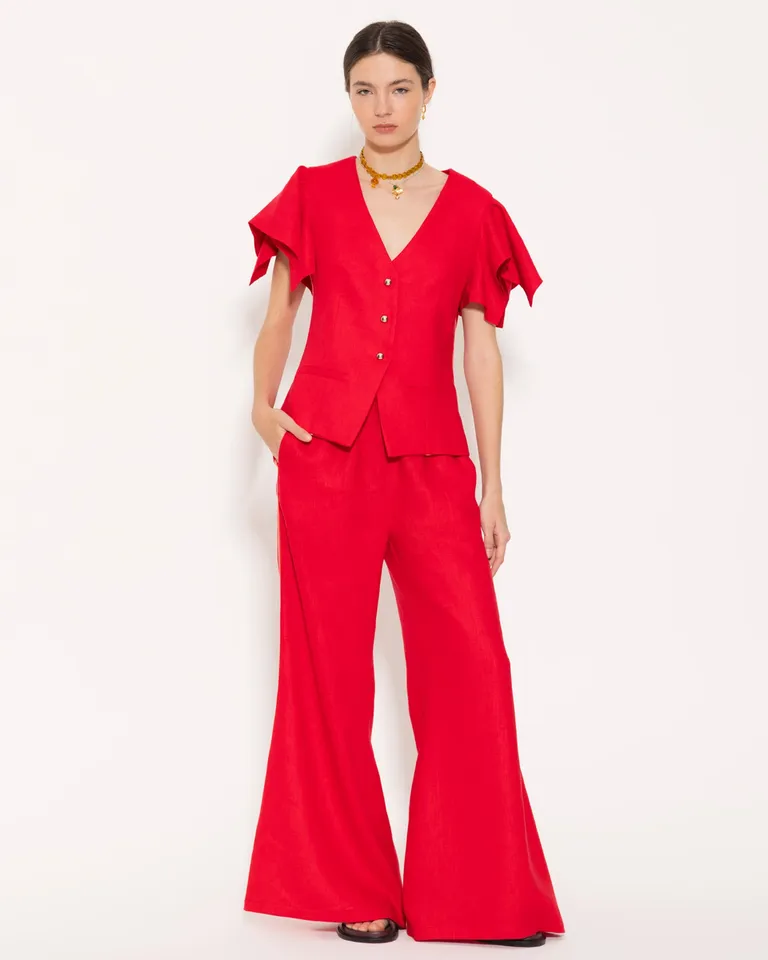 Chaleco rojo de lino con diseño estructurado y forrado en tafetá jacquard de Jazmin Chebar en Chalecos para argentina