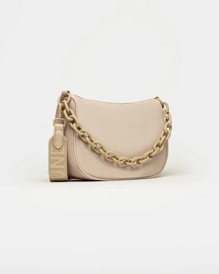 Cartera de hombro con detalle de cadena decorativa y cierre superior de Prüne en Bolsos y Carteras para argentina