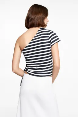 Camiseta asimétrica con lazo de Mango Teen en Tops para argentina