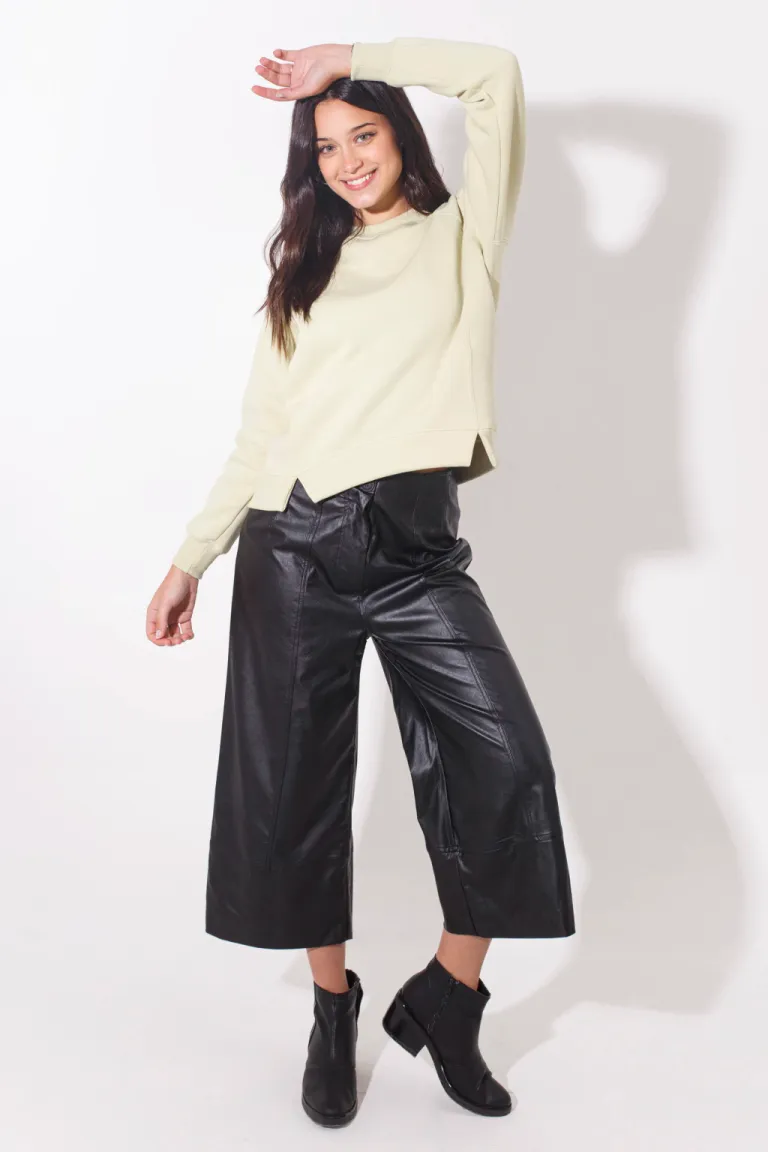 Pantalón de cuero sintético de corte recto y largo de tobillo para mujer de Apricot en Pantalones para argentina