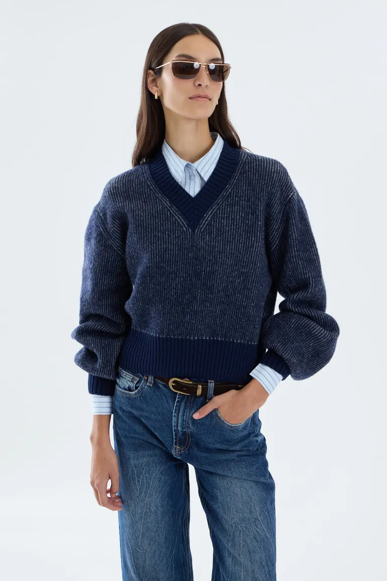 Sweater con escote en v y textura jaspeada de corte a la cadera de Portsaid en Buzos y Sweaters para argentina