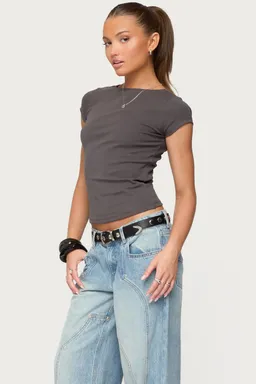 Remera cuello bote acanalada oliana de Edikted en Remeras para argentina