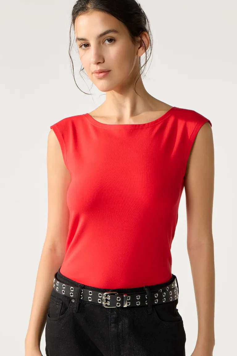 Remera Roja de Manga Corta y Escote Redondo para Mujer de Cuesta Blanca en Remeras para argentina