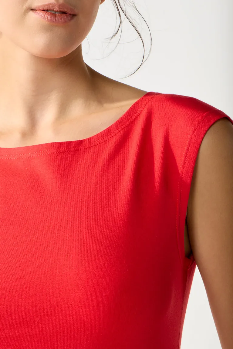 Remera Roja de Manga Corta y Escote Redondo para Mujer de Cuesta Blanca en Remeras para argentina