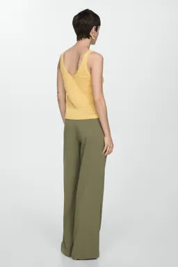 Top punto escote pico de Mango en Tops para argentina