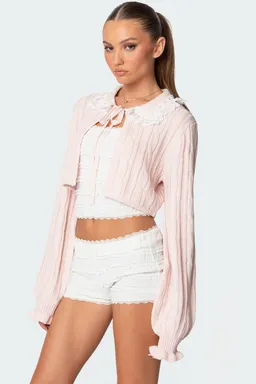 Cárdigan encaje punto trenzado lacey de Edikted en Buzos y Sweaters para argentina