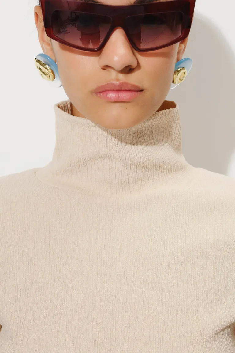 Remera de mangas largas con cuello alto y calce entallado de Mishka en Remeras para argentina