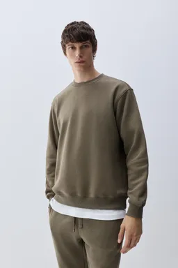 Buzo básico de Lefties en Buzos y Sweaters para argentina