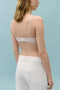 Sujetador costuras decorativas de Mango en Ropa Interior y Medias para argentina