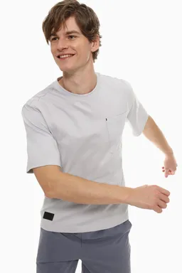 Remera deportiva con bolsillo de Lefties en Remeras y Polos para argentina