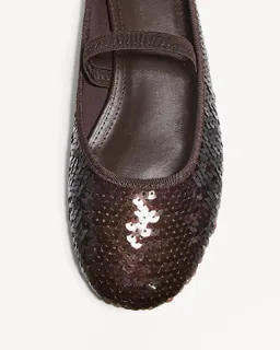 Bailarina destalonada con lentejuelas de Bershka en Ballerinas para argentina