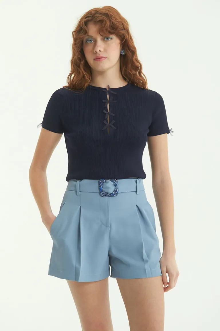 Shorts de tiro alto con pinzas y cinturón detallado de Las Pepas en Shorts para argentina