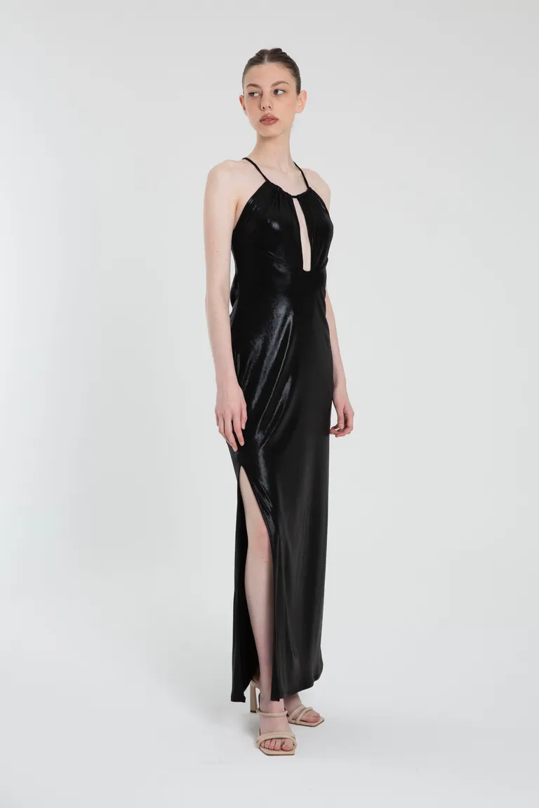 Vestido de punto negro con escote y tajo lateral hasta la rodilla de Naíma en Vestidos para argentina