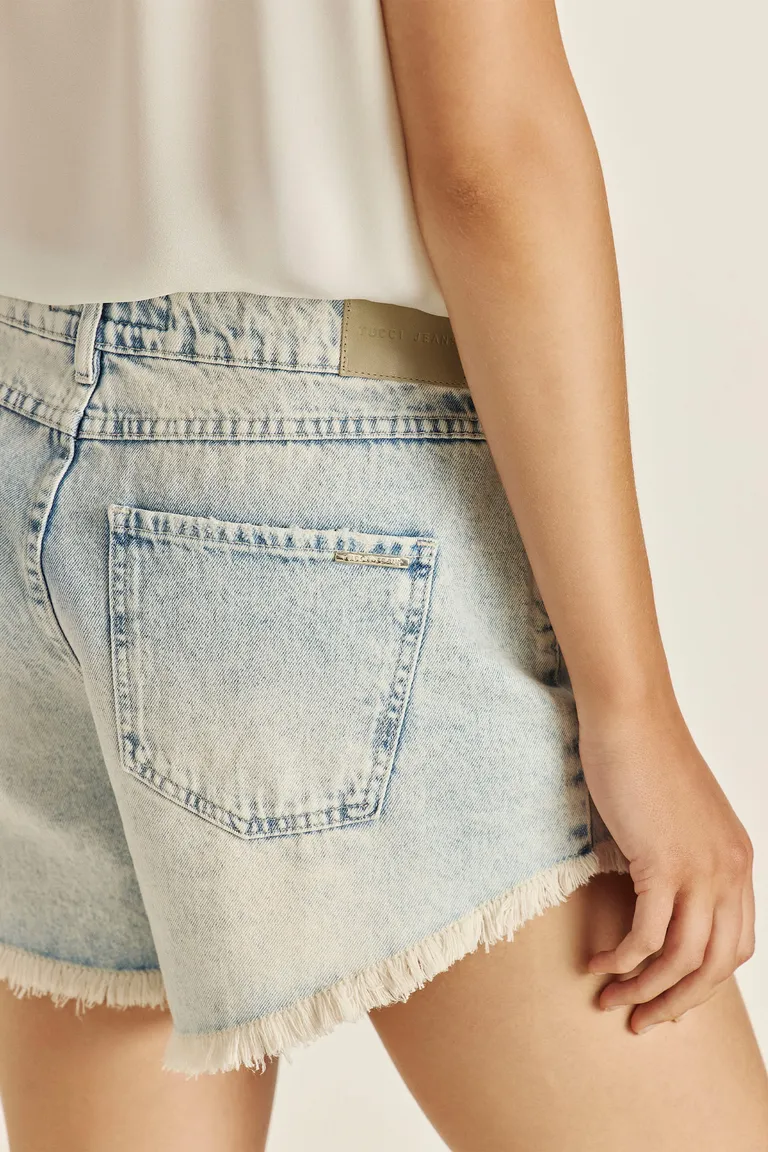 Shorts de denim de corte relajado con lavado gastado para un estilo casual y fresco de Tucci en Shorts para argentina