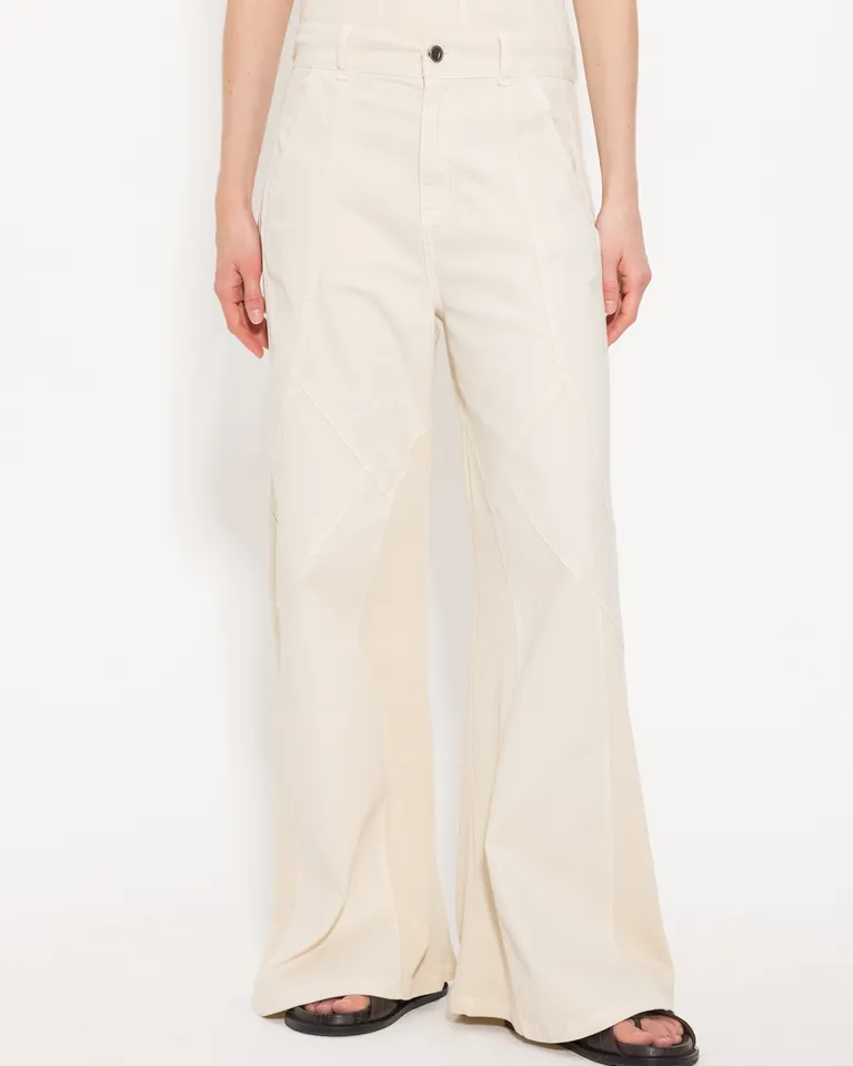 Pantalón carmy wide en combinación de tejidos con acabado de costuras texturizadas de Jazmin Chebar en Pantalones para argentina