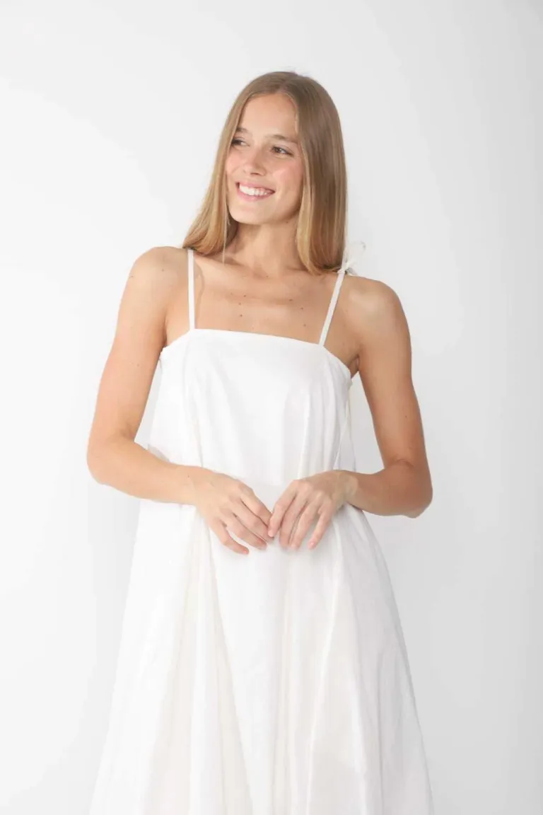 Vestido de estilo balón en poplin con bolsillos y tirantes ajustables de Belle en Vestidos para argentina