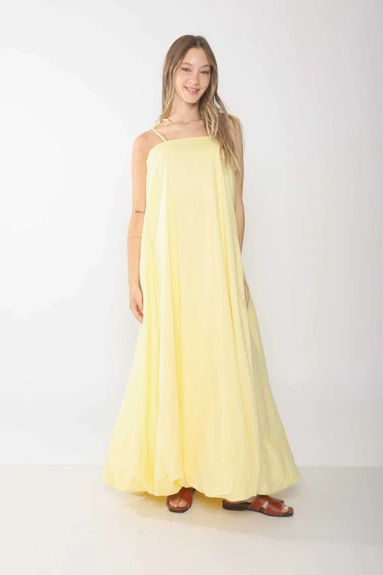 Vestido de estilo balón en poplin con bolsillos y tirantes ajustables de Belle en Vestidos para argentina