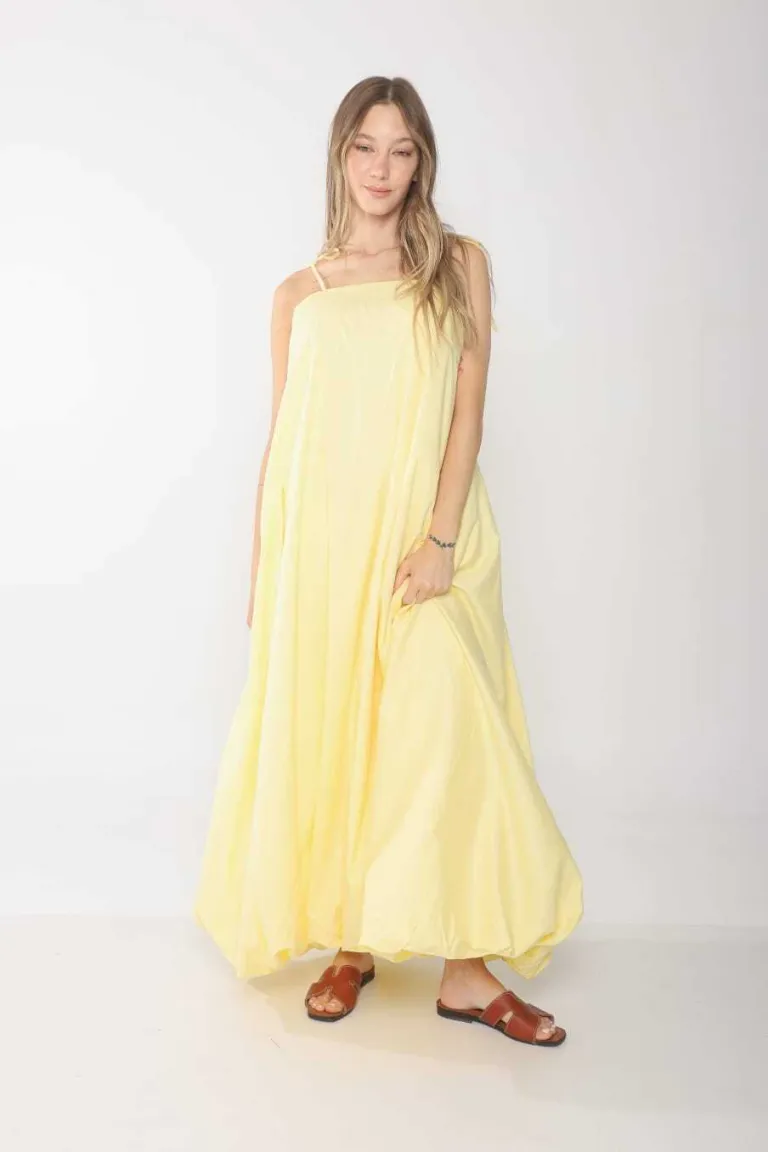 Vestido de estilo balón en poplin con bolsillos y tirantes ajustables de Belle en Vestidos para argentina