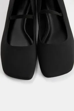 Bailarinas con tira de Pull&Bear en Ballerinas para argentina