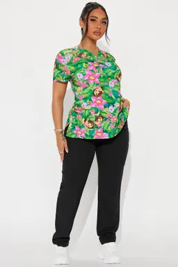 Top uniforme dora exploradora de Fashion Nova en Remeras para argentina