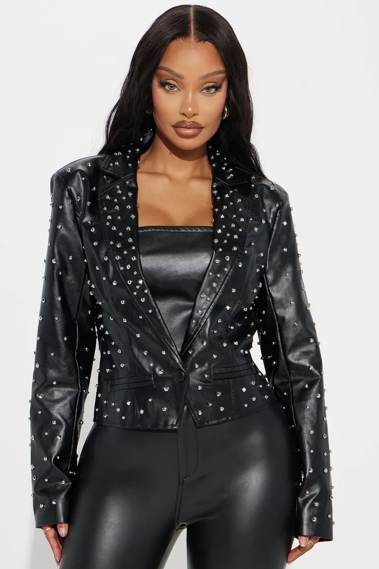 Blazer tachas símil cuero de Fashion Nova en Chaquetas para argentina