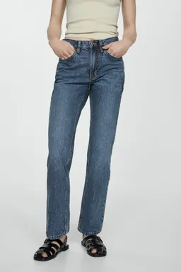 Jeans rectos tiro medio de Mango en Pantalones para argentina