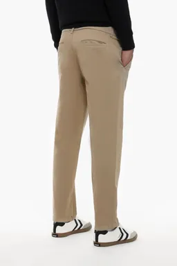 Pantalón chino slim de Lefties en Pantalones para argentina