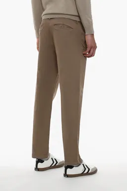 Pantalón chino slim de Lefties en Pantalones para argentina