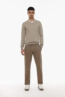 Pantalón chino slim de Lefties en Pantalones para argentina