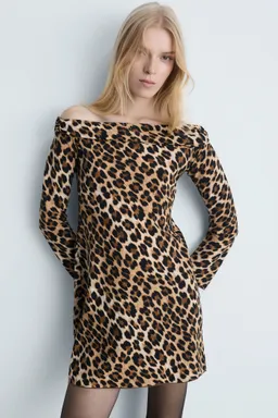 Vestido hombros descubiertos leopardo de Mango en Vestidos para argentina