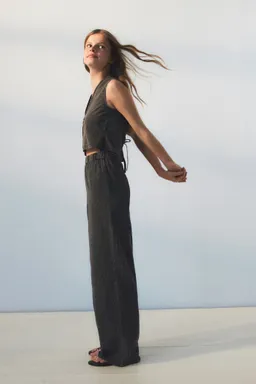Pantalón wideleg texturizado de Mango Teen en Pantalones para argentina