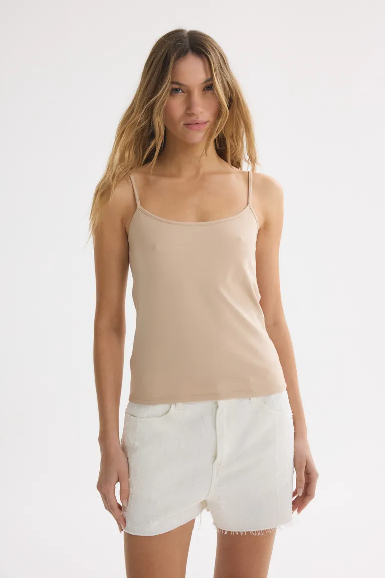 Moderno top de tirantes en tono beige para mujer de Akiabara en Tops para argentina
