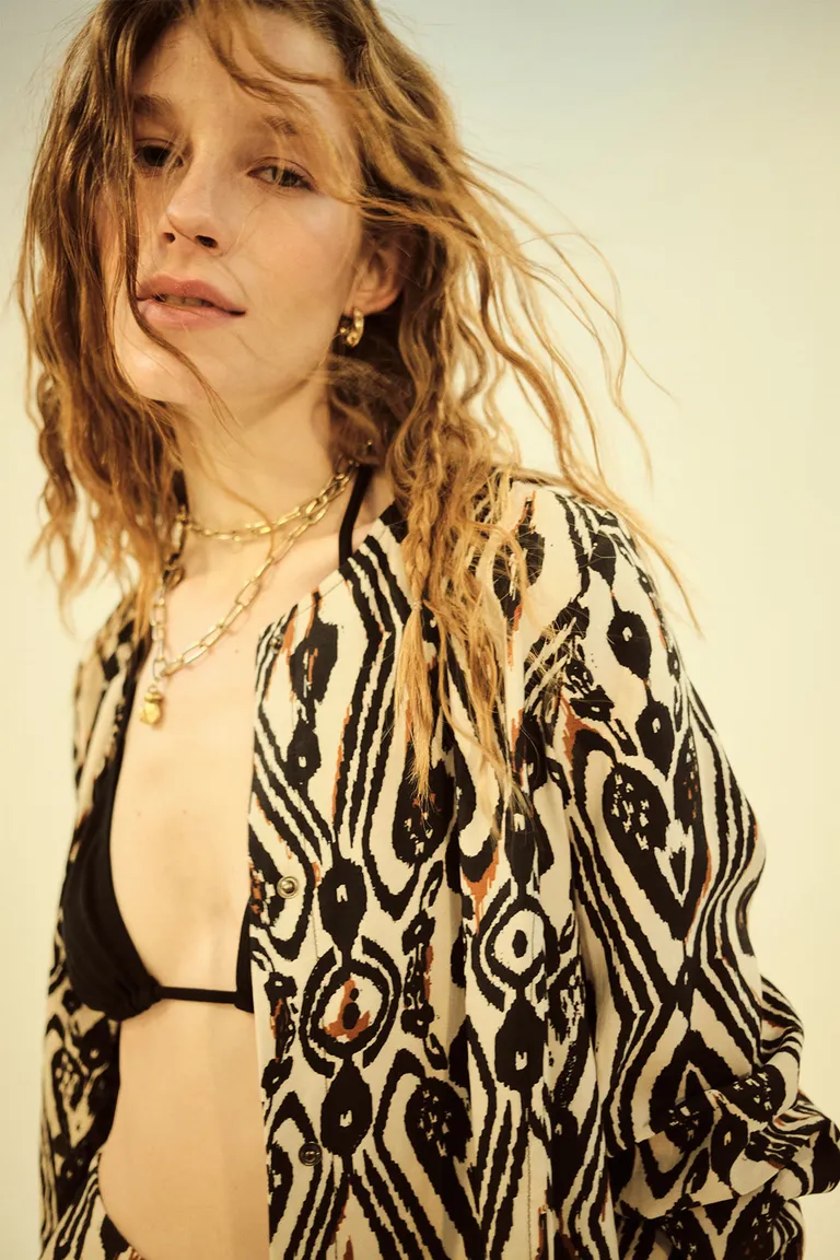 Campera con estampado llamativo y detalles prácticos para la mujer de Cuesta Blanca en Chaquetas para argentina
