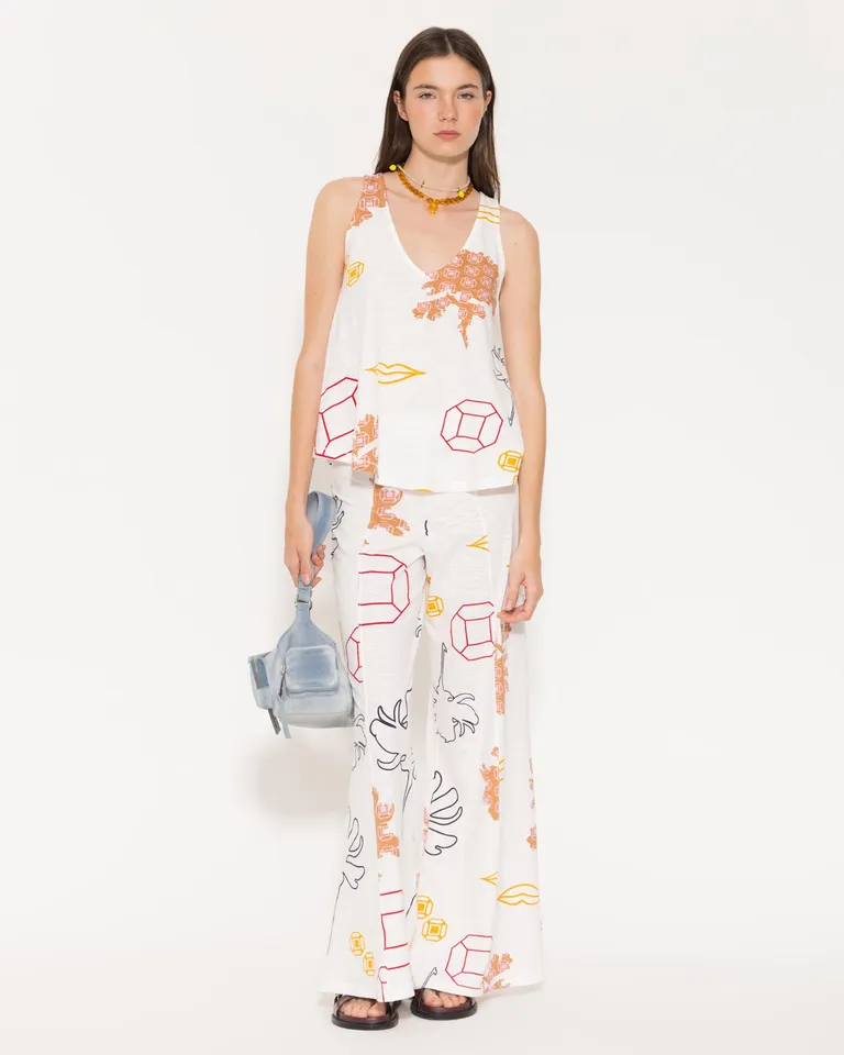 Pantalón de estampado único y silueta relajada para un look fresco y moderno de Jazmin Chebar en Pantalones para argentina