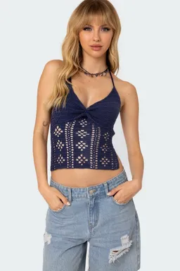 Top crochet espalda descubierta jada de Edikted en Tops para argentina