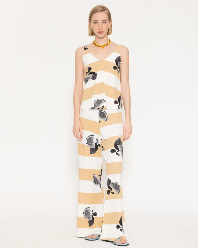 Top estampado de diseño exclusivo, elegante y cómodo para lucir un estilo único de Jazmin Chebar en Tops para argentina