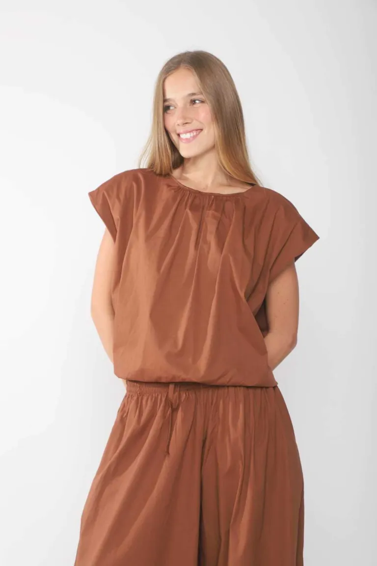 Blusa de estilo globo en algodón con botón en la espalda de Belle en Blusas para argentina