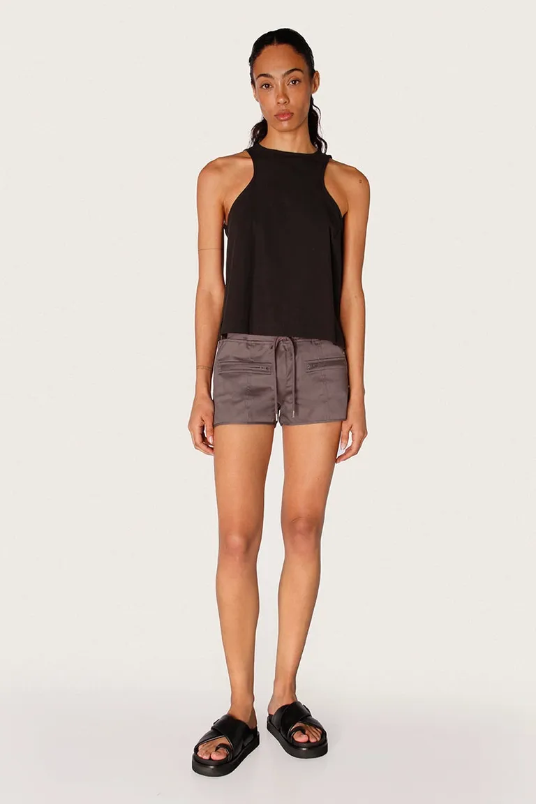 Shorts de gabardina cortos y ajustables con detalles metálicos en la cintura de Sofia Sarkany en Shorts para argentina