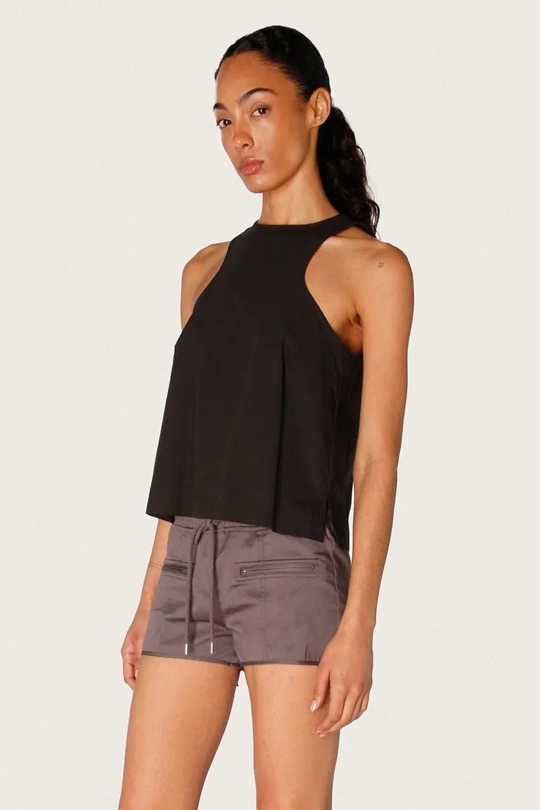 Shorts de gabardina cortos y ajustables con detalles metálicos en la cintura de Sofia Sarkany en Shorts para argentina