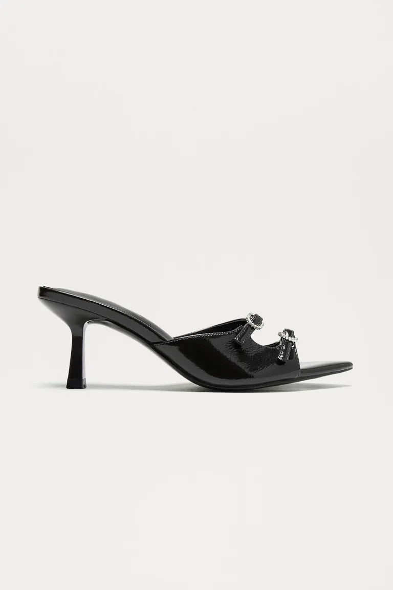 Hiya tacos charol negros de Fashion Nova en Sandalias para argentina