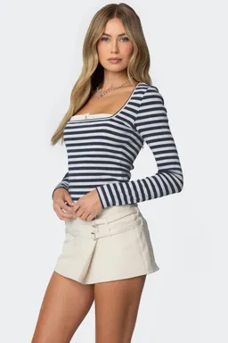 Top rayas con botones de Edikted en Tops para argentina