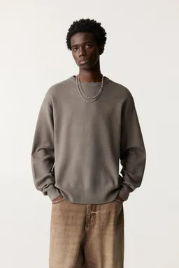 Sweater básico suave de Pull&Bear en Buzos y Sweaters para argentina