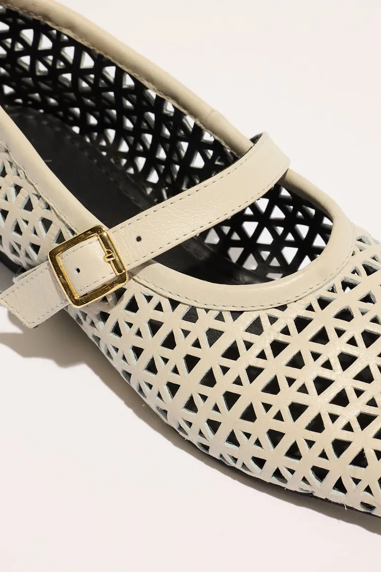 Ballerinas de cuero picado blancas - Calzado femenino de diseño minimalista y cómodo de Portsaid en Ballerinas para argentina