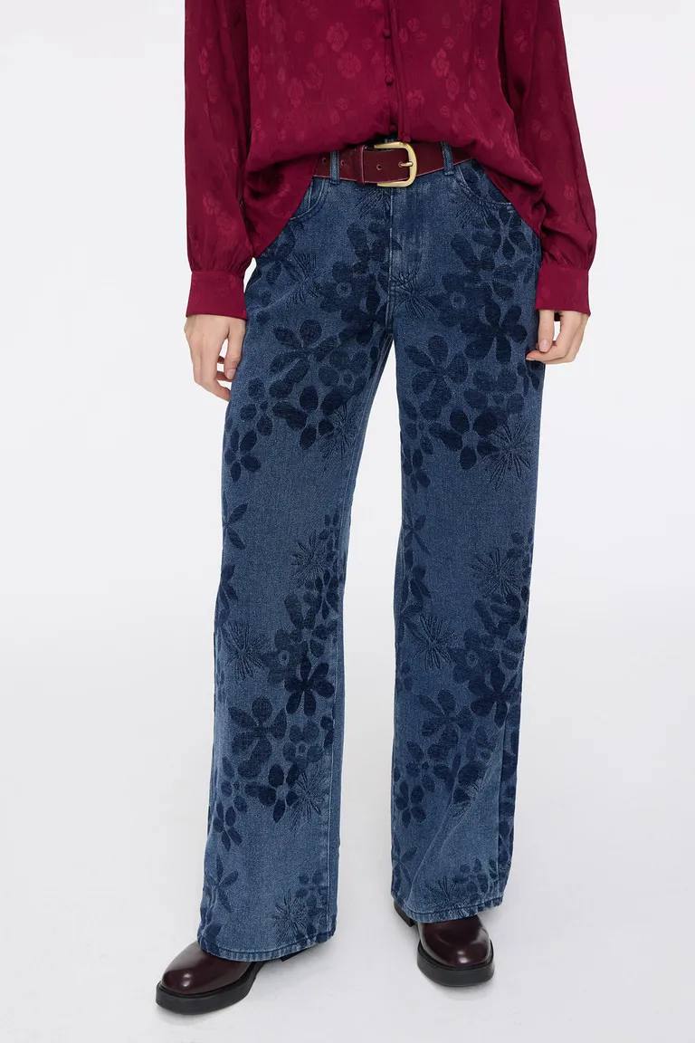 Pantalón de denim pierna ancha con diseño de jacquard floral y acceso frontal de Cuesta Blanca en Pantalones para argentina