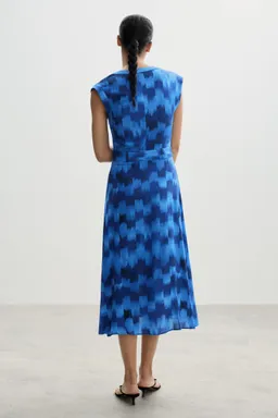 Vestido estampado con cinturón de Mango en Vestidos para argentina